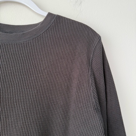 Everlane Men’s Waffle Long-Sleeve Crew Shirt Black - Picture 4 of 6